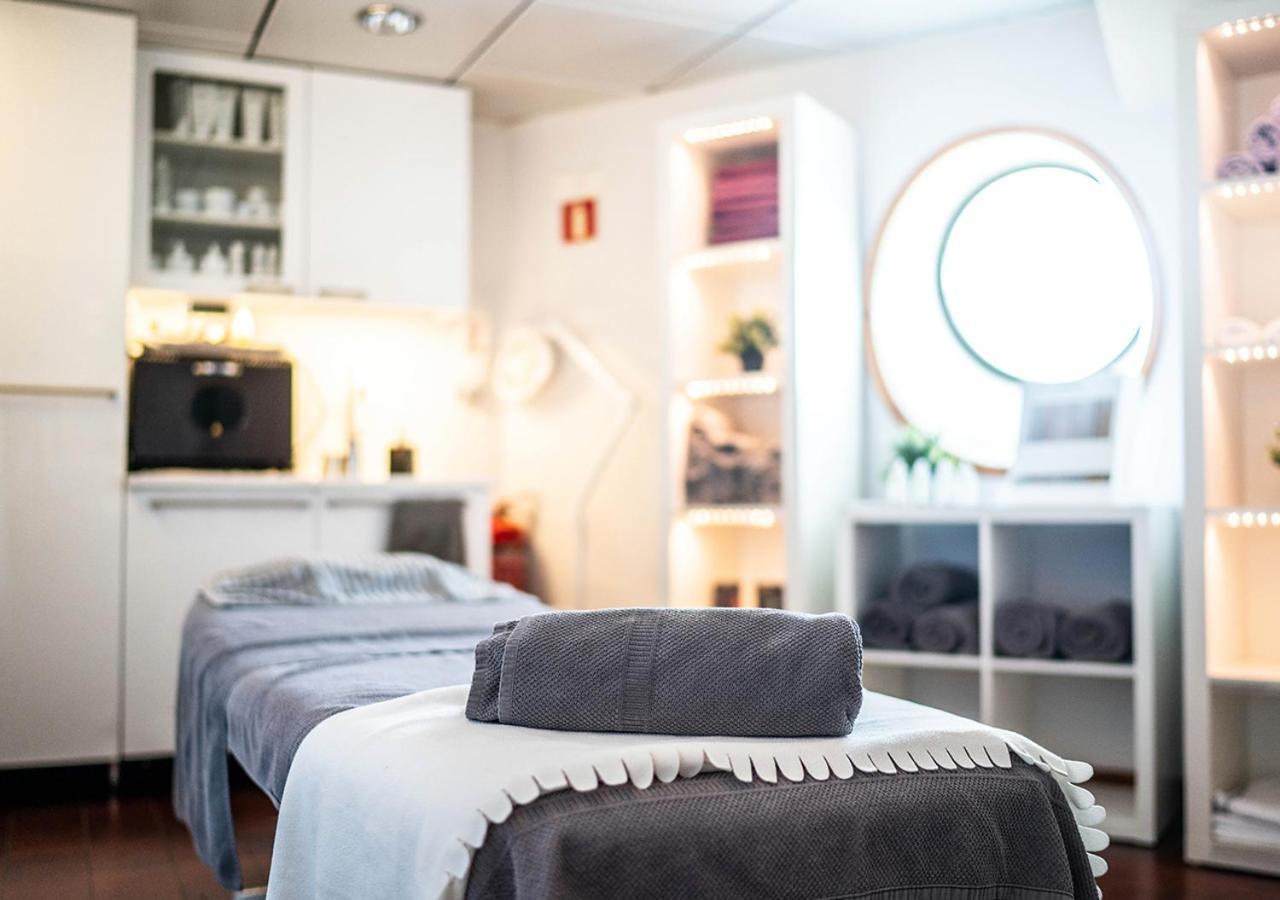  Viking Line Ferry Gabriella - 2-night Cruise Helsinki-stockholm-helsinki